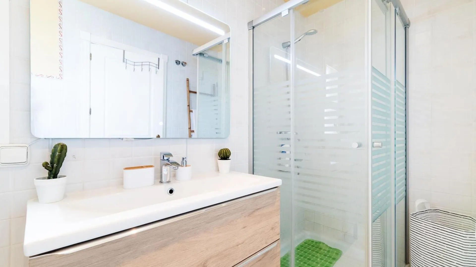 Marina Azul Atico Junto Al Mar En Salobrena Con Parking Gratis Apartment